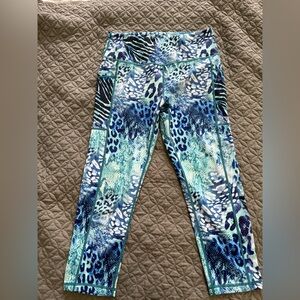 Constantly varied gear capris size medium